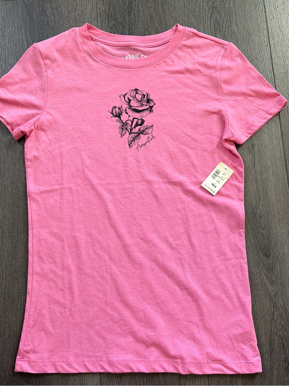 Aeropostale NWT $25 Pink Tee with Black Rose Sketch Sz M